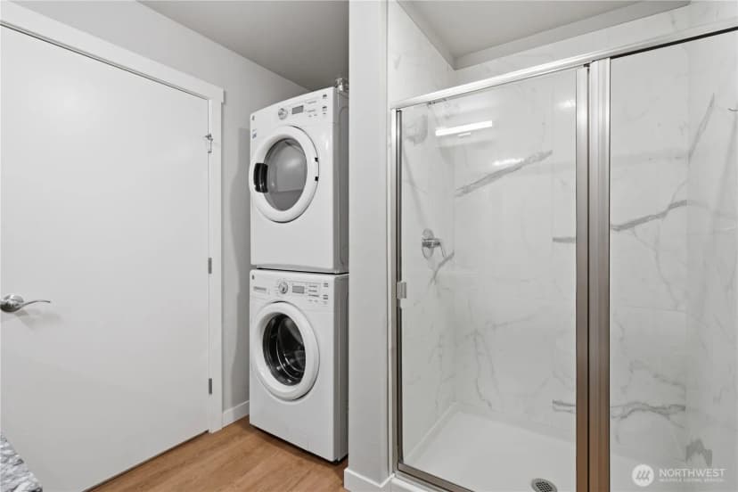 Property photo for 1085 103rd Avenue Ne #204, Bellevue photo 9