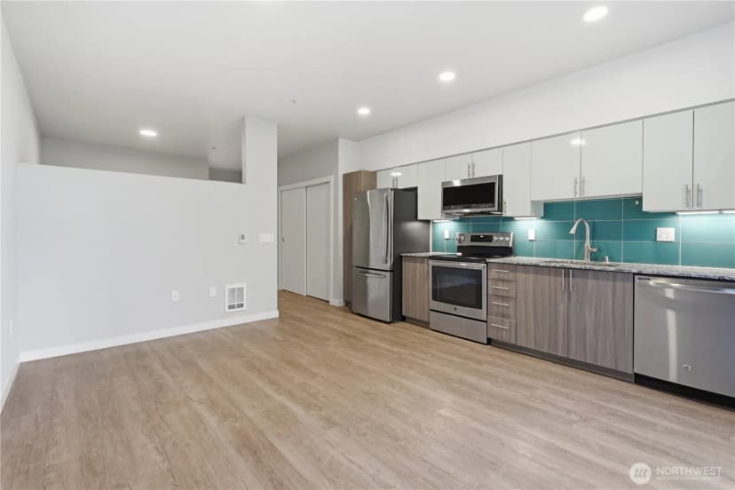 Property photo for 1085 103rd Avenue Ne #204, Bellevue photo 10