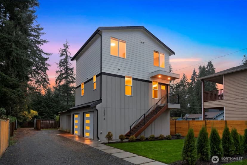 Property photo for 12531 25th Avenue Ne #b, Seattle photo 26