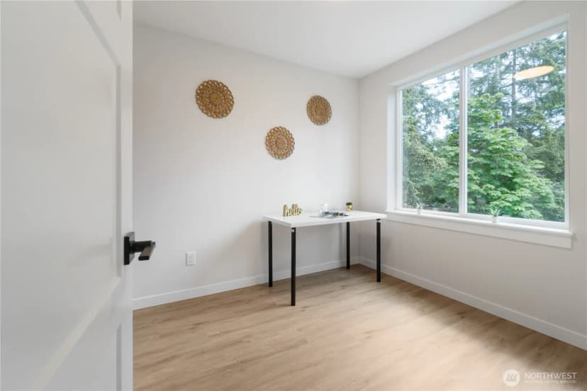 Property photo for 12531 25th Avenue Ne #b, Seattle photo 15