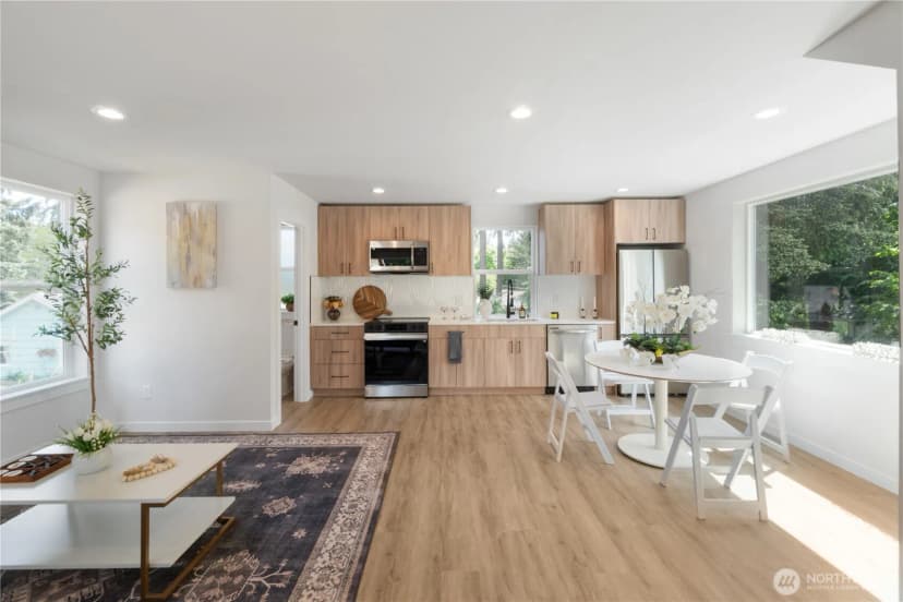 Property photo for 12531 25th Avenue Ne #b, Seattle photo 3