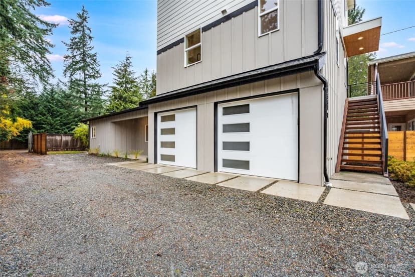 Property photo for 12531 25th Avenue Ne #b, Seattle photo 20