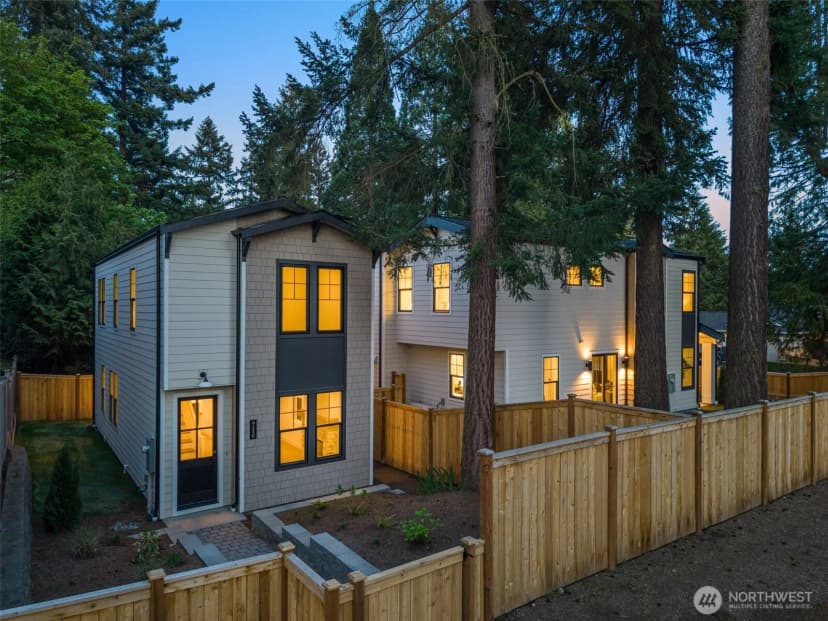 Property photo for 9210 116th Avenue Ne, Kirkland photo 25