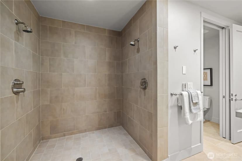 Property photo for 4323 E Lake Sammamish Parkway Se #4323, Issaquah photo 15