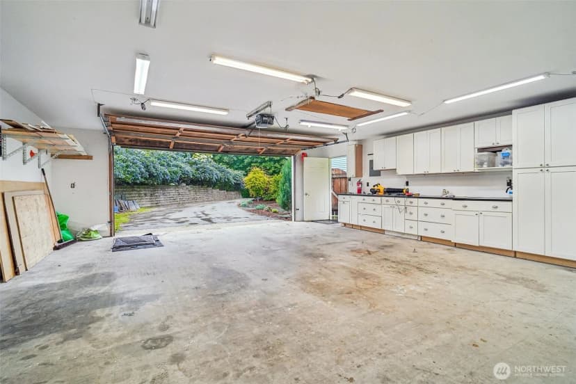 Property photo for 215 105th Avenue E, Edgewood photo 26