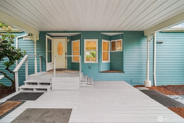 Property photo for 215 105th Avenue E, Edgewood photo 3