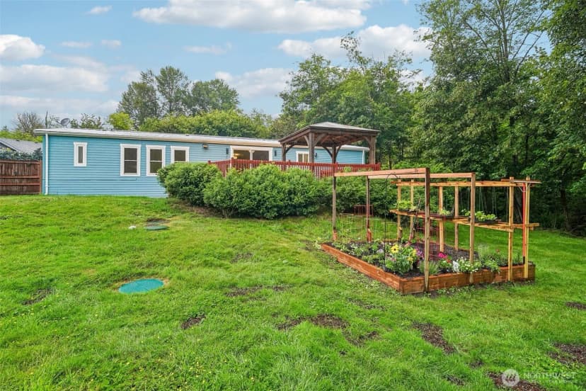 Property photo for 215 105th Avenue E, Edgewood photo 29