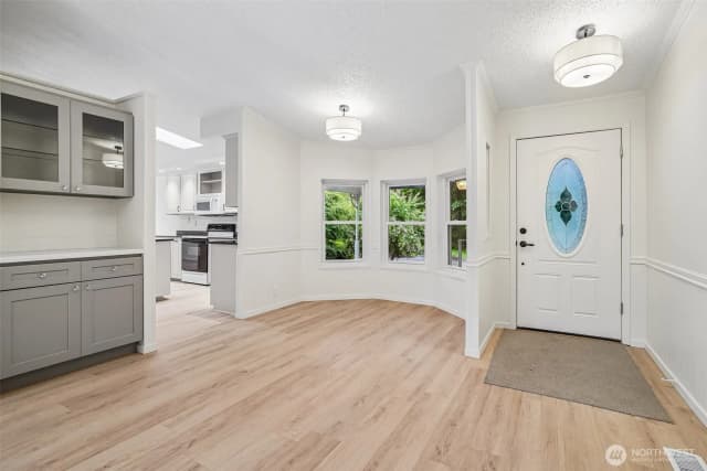 Property photo for 215 105th Avenue E, Edgewood photo 5
