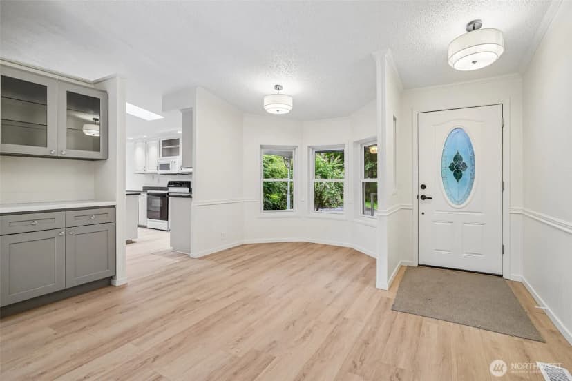 Property photo for 215 105th Avenue E, Edgewood photo 5