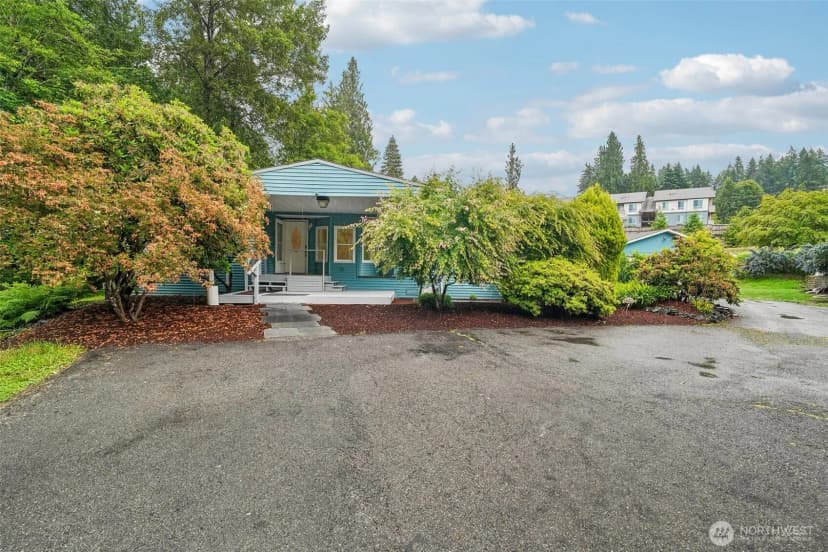 Property photo for 215 105th Avenue E, Edgewood photo 32