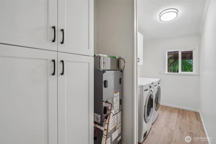 Property photo for 215 105th Avenue E, Edgewood photo 19
