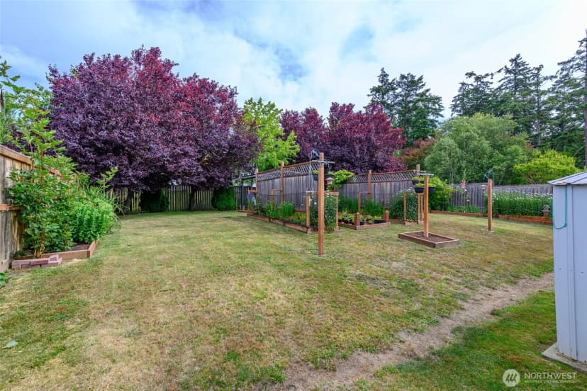 Property photo for 1086 Landing Circle, Oak Harbor photo 32