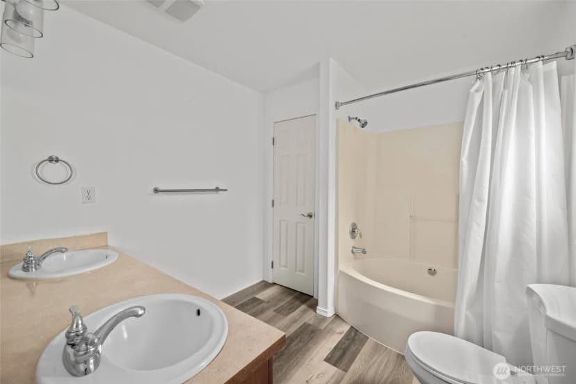 Property photo for 1086 Landing Circle, Oak Harbor photo 23