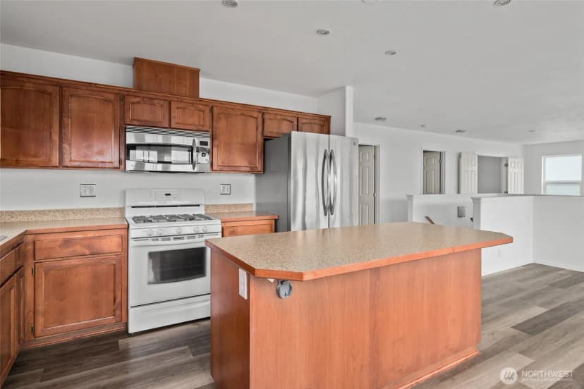 Property photo for 1086 Landing Circle, Oak Harbor photo 15