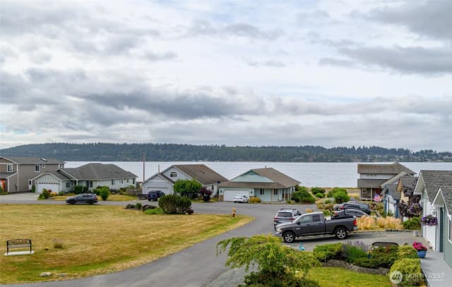 Property photo for 1086 Landing Circle, Oak Harbor photo 2