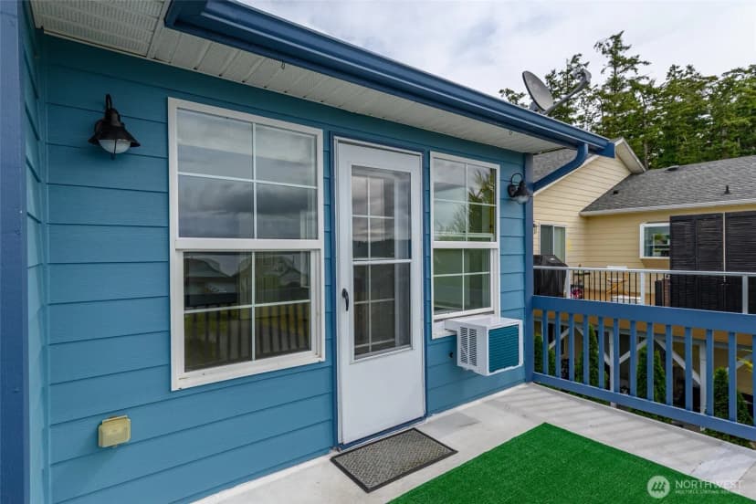 Property photo for 1086 Landing Circle, Oak Harbor photo 16