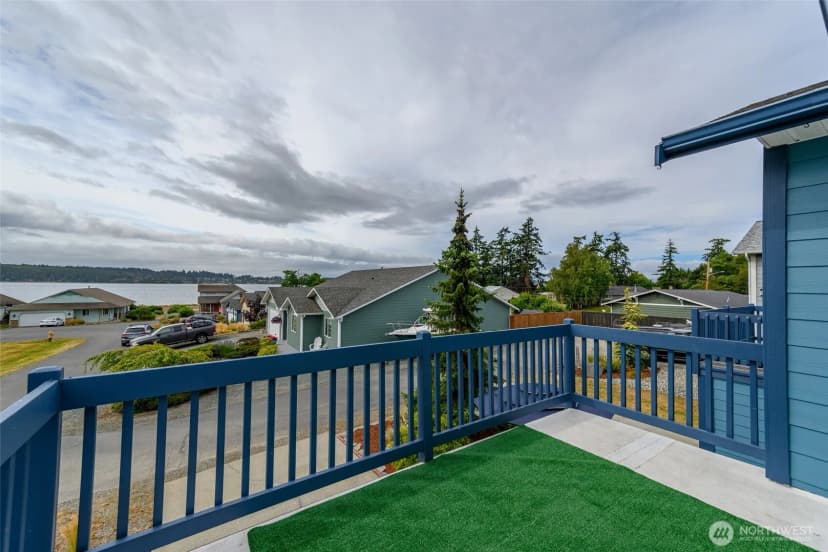 Property photo for 1086 Landing Circle, Oak Harbor photo 17