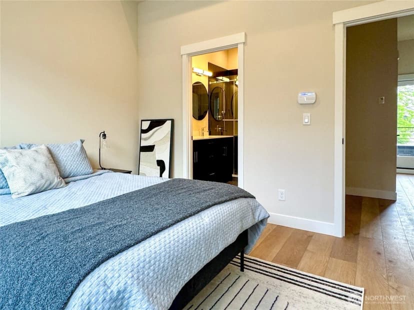 Property photo for 6947 42nd Avenue S, Seattle photo 10