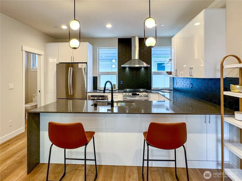 Property photo for 6947 42nd Avenue S, Seattle photo 6