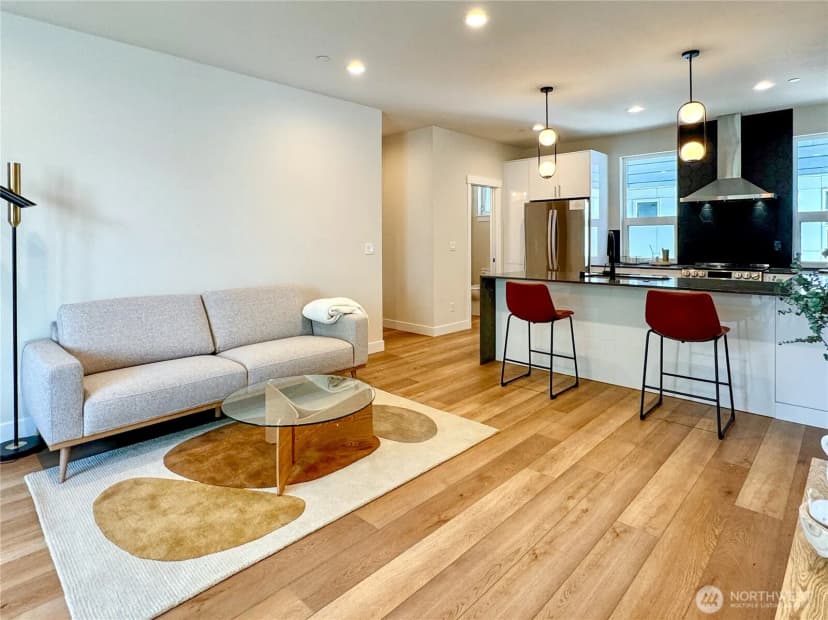 Property photo for 6947 42nd Avenue S, Seattle photo 8