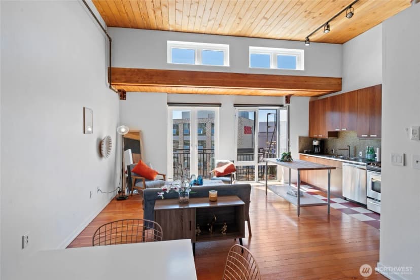 Property photo for 1408 12th Avenue #507, Seattle photo 9