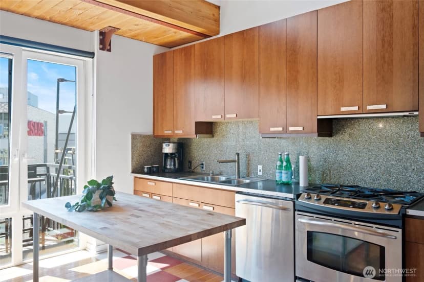 Property photo for 1408 12th Avenue #507, Seattle photo 15