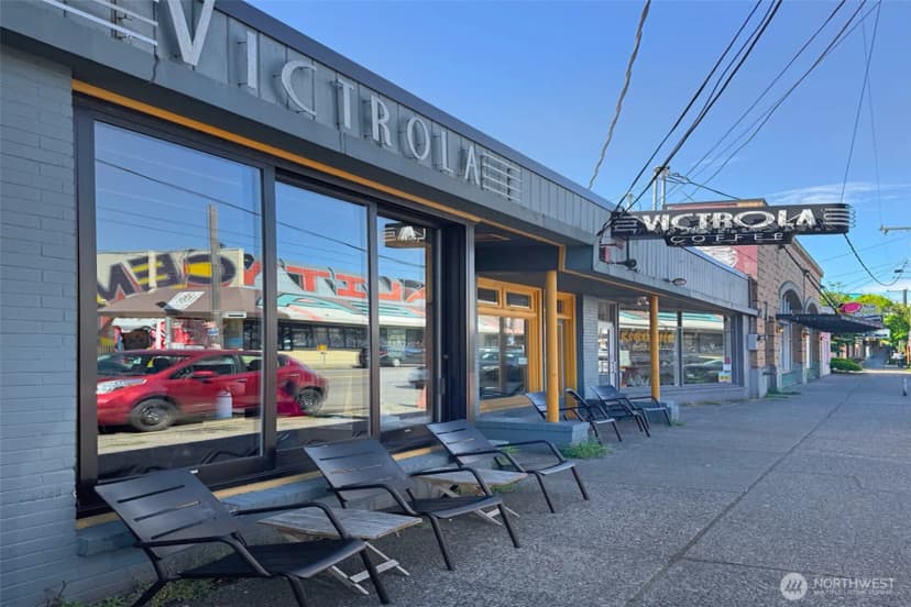 Property photo for 215 20th Avenue E #307, Seattle photo 28