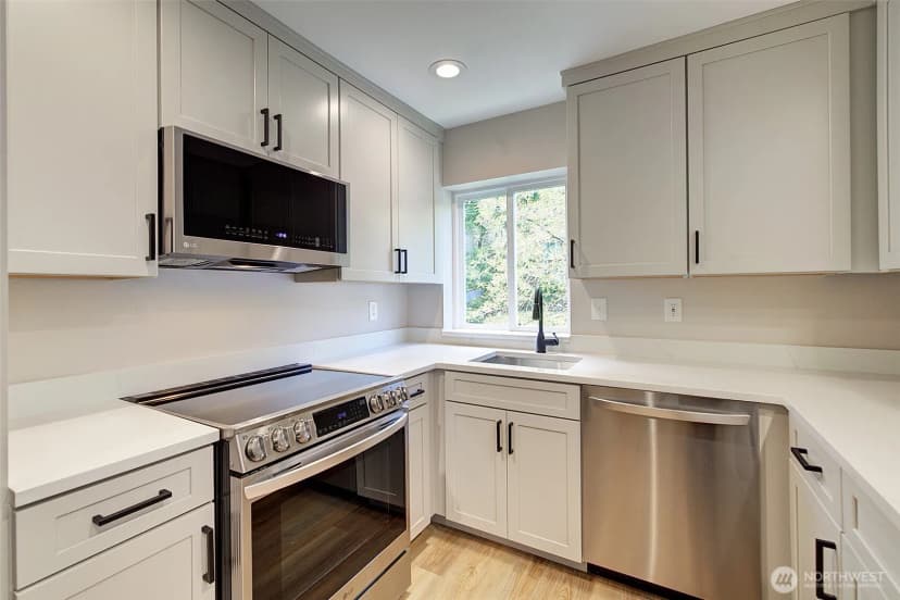Property photo for 215 20th Avenue E #307, Seattle photo 8