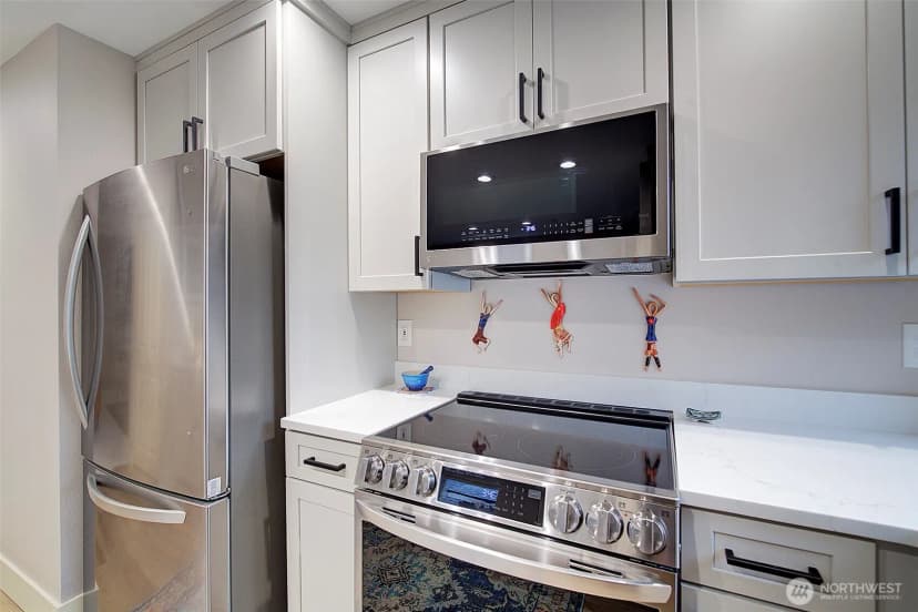 Property photo for 215 20th Avenue E #307, Seattle photo 9