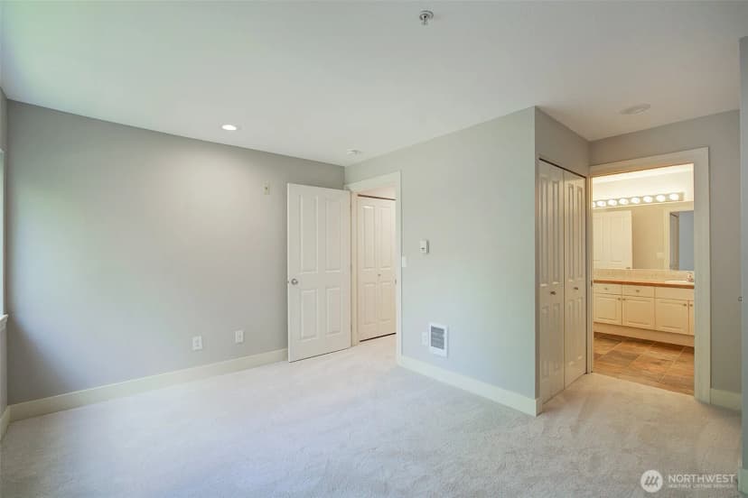 Property photo for 215 20th Avenue E #307, Seattle photo 18