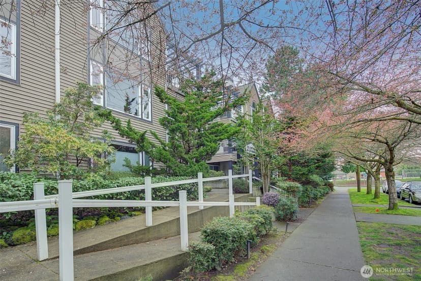 Property photo for 215 20th Avenue E #307, Seattle photo 32