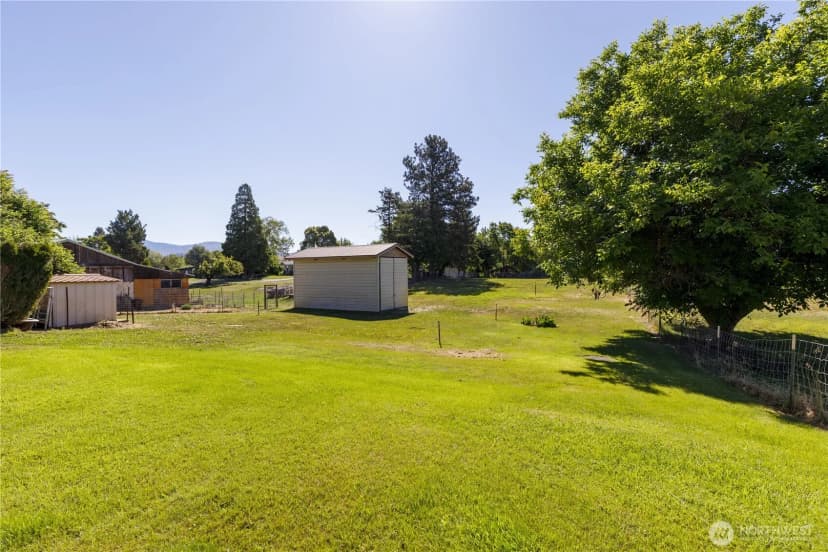 Property photo for 2080 James Street, Okanogan photo 37