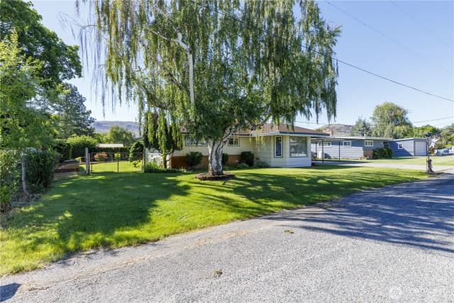 Property photo for 2080 James Street, Okanogan photo 3