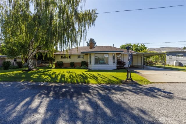 Property photo for 2080 James Street, Okanogan photo 2