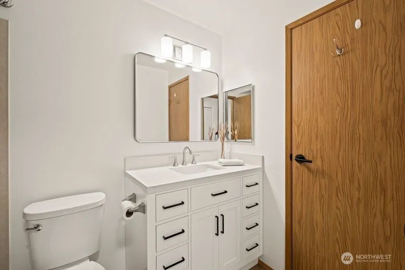 Property photo for 9912 Ne 142 Place #b201, Kirkland photo 13
