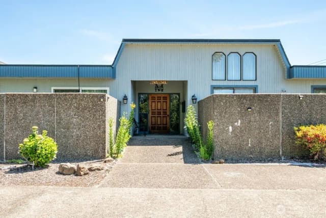 Property photo for 745 Marine View Drive, Longview