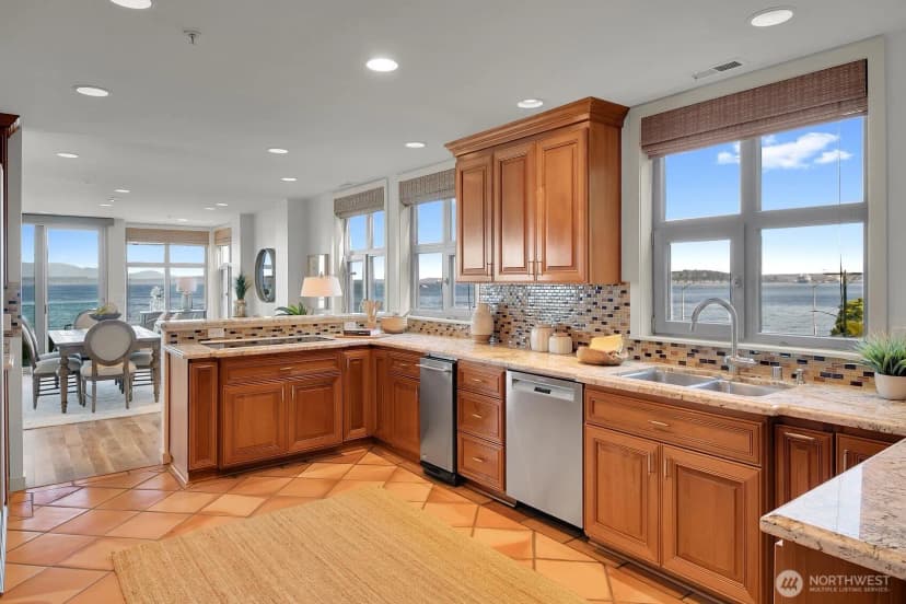 Property photo for 1374 Alki Avenue Sw #400, Seattle photo 9