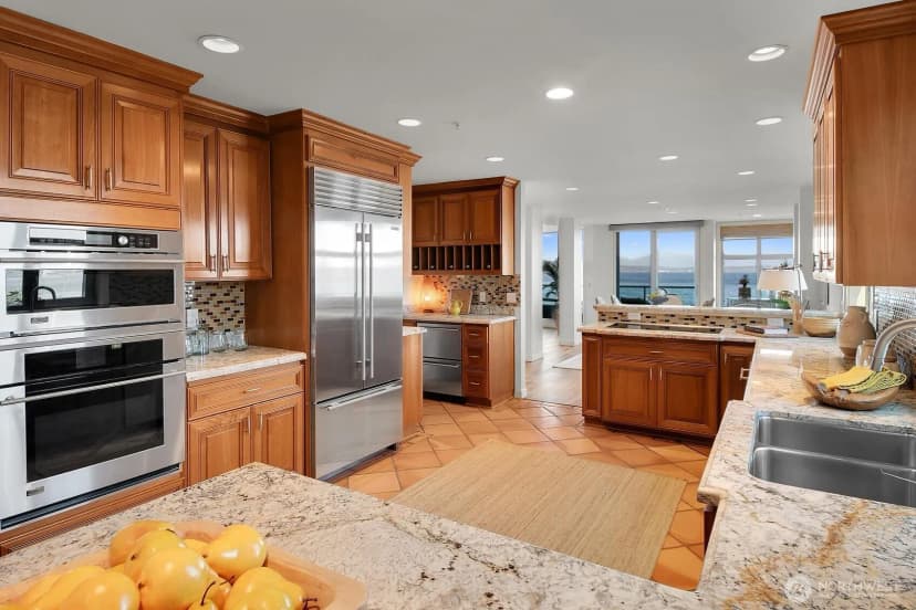 Property photo for 1374 Alki Avenue Sw #400, Seattle photo 10