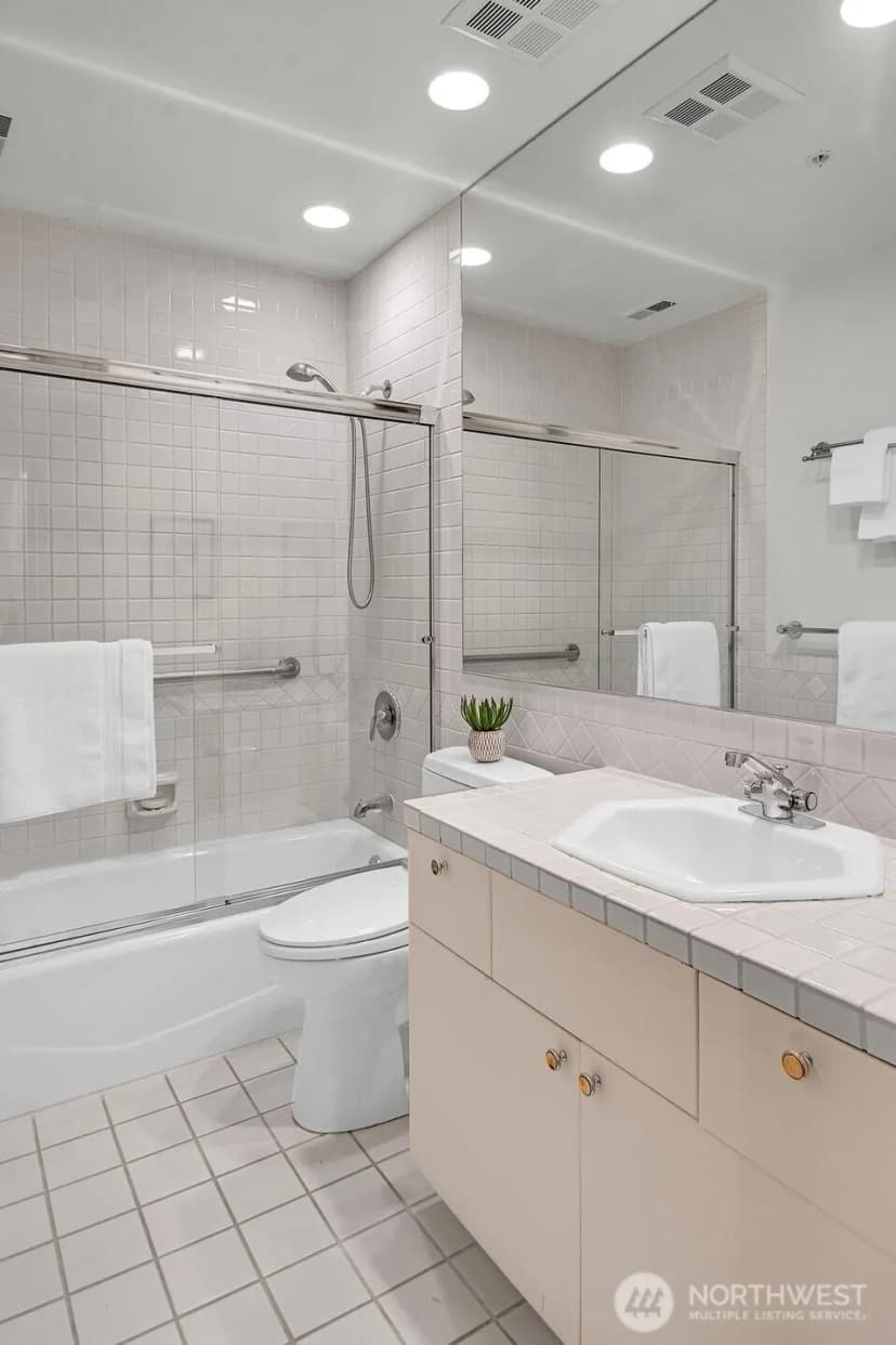 Property photo for 1374 Alki Avenue Sw #400, Seattle photo 17