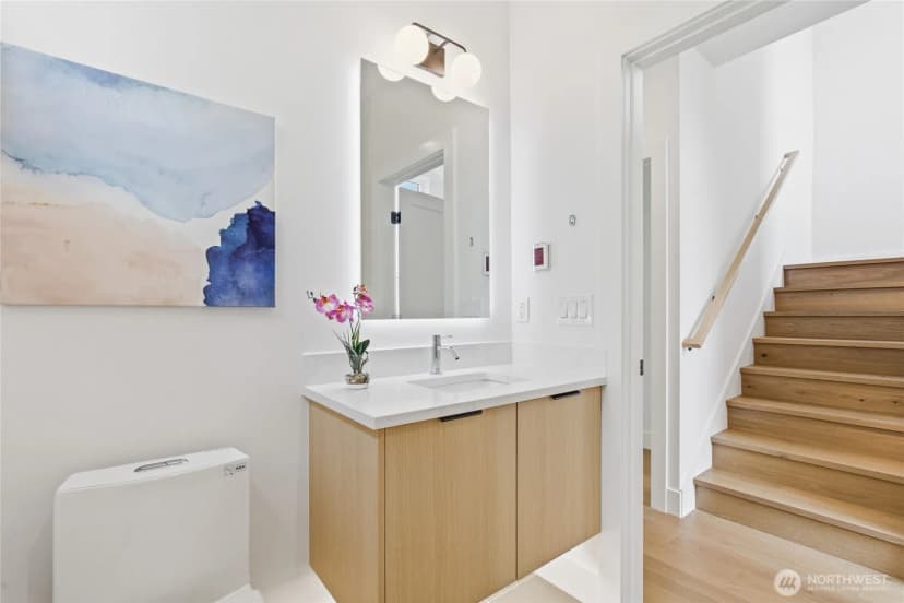 Property photo for 6221 9th Avenue Ne, Seattle photo 16