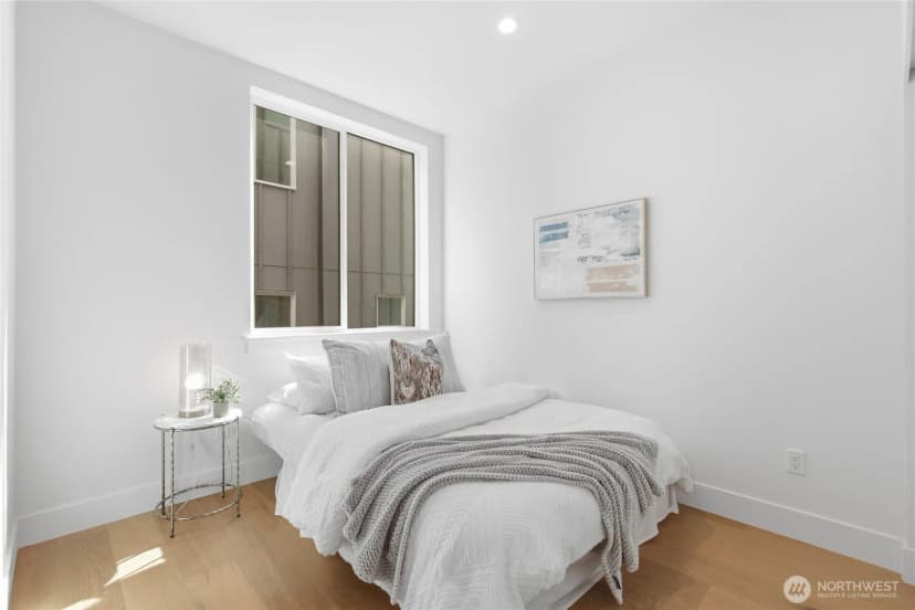 Property photo for 6221 9th Avenue Ne, Seattle photo 13