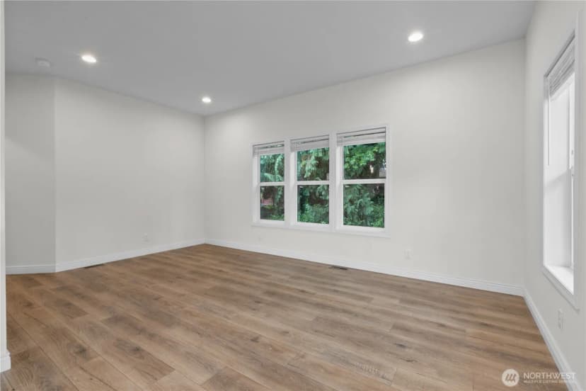 Property photo for 226 E Orange Avenue, Burlington photo 3