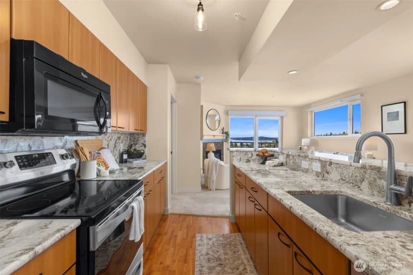 Property photo for 5001 California Avenue Sw #504, Seattle photo 6