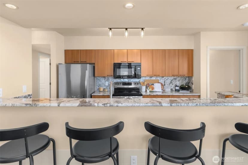 Property photo for 5001 California Avenue Sw #504, Seattle photo 4