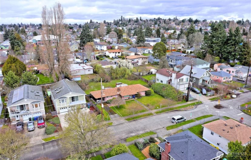 Property photo for 4422 S Myrtle Street, Seattle photo 2