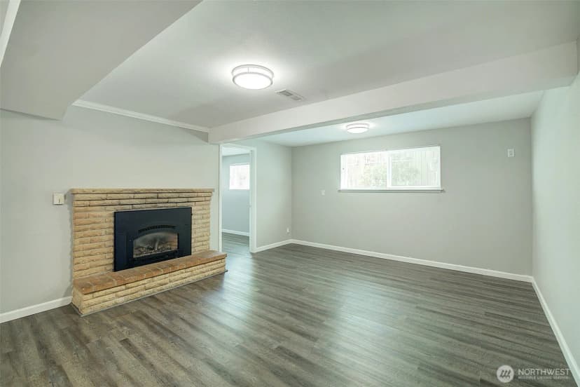 Property photo for 15524 Midvale Avenue N, Shoreline photo 13