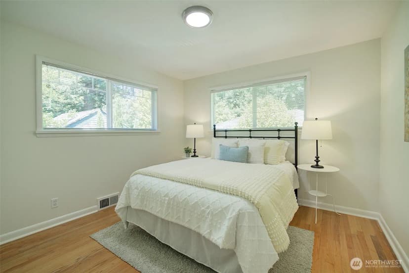 Property photo for 15524 Midvale Avenue N, Shoreline photo 11
