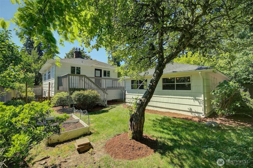 Property photo for 15524 Midvale Avenue N, Shoreline photo 23