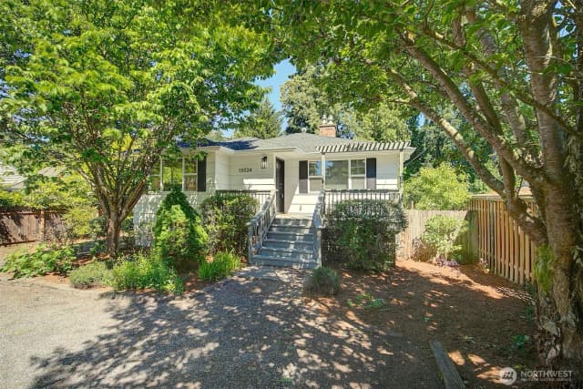 Property photo for 15524 Midvale Avenue N, Shoreline