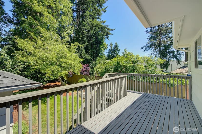Property photo for 15524 Midvale Avenue N, Shoreline photo 19